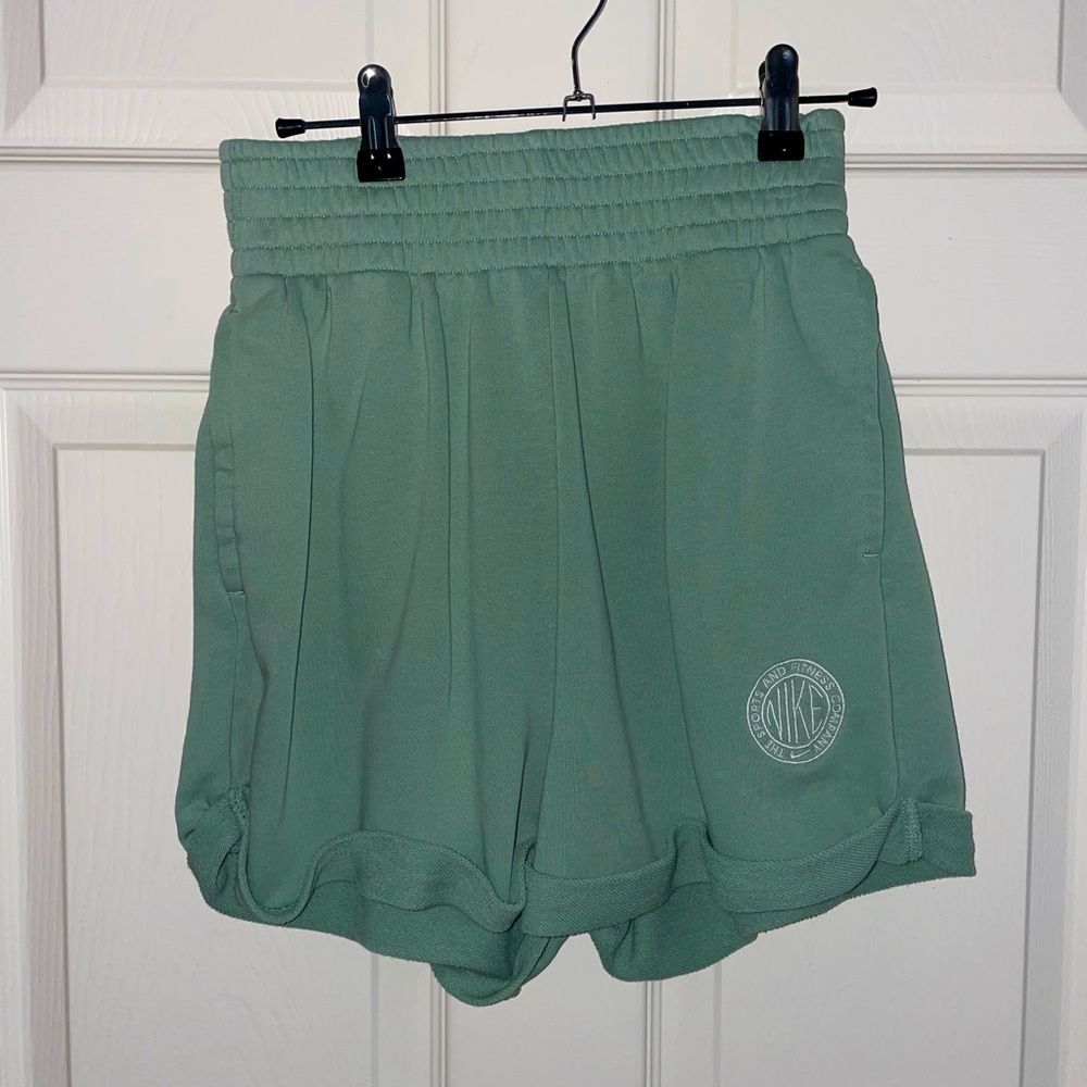 Womens Nike Leisure Shorts XS